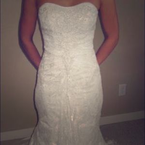 Wedding dress 2011 like New! No stains excelente